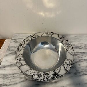 Wilton Armetale magnolia Silver Serving Bowl 12.5D